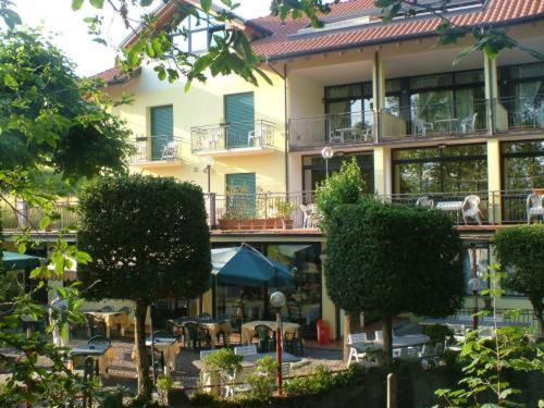 Madonna Della Neve Hotel Pettenasco Exterior photo