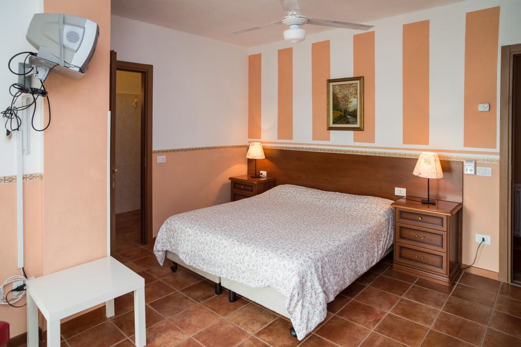Madonna Della Neve Hotel Pettenasco Exterior photo