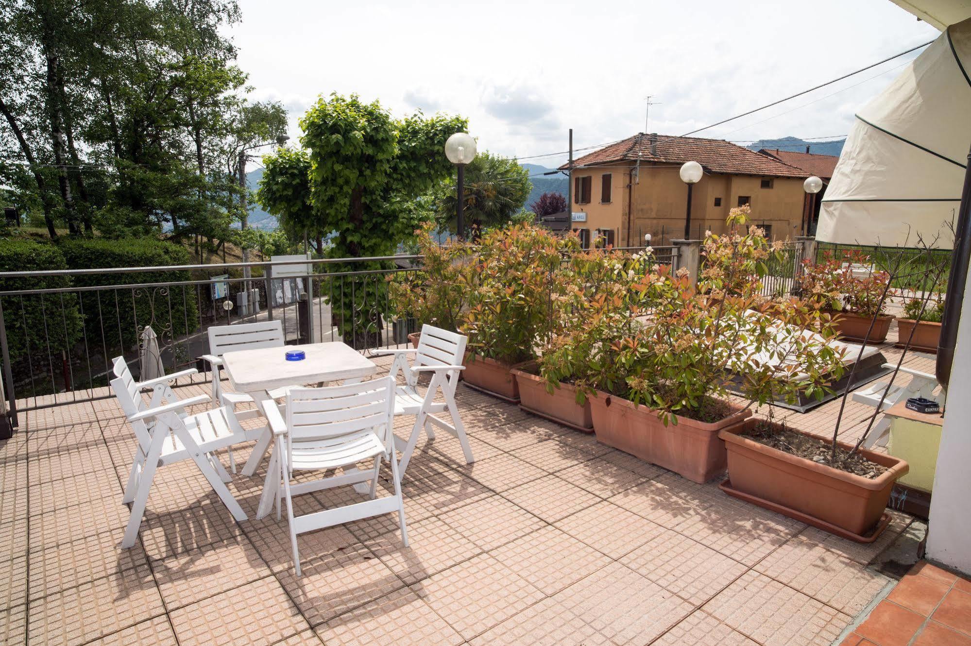 Madonna Della Neve Hotel Pettenasco Exterior photo